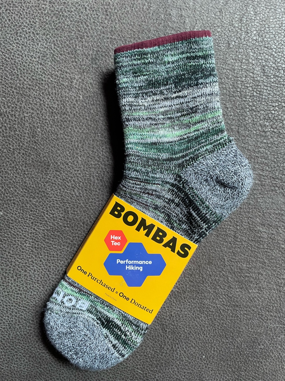 Bombas Women’s Performance Hiking Socks — Green Heather with Maroon Cuff